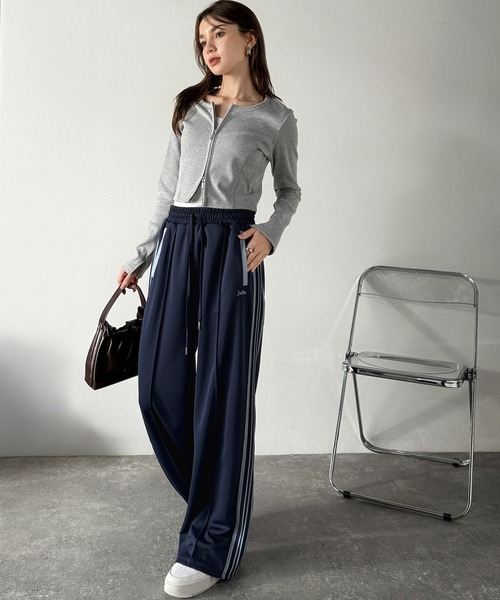 Java（ジャバ）の「《JaVaジャバコラボ》配色ラインで魅せる大人リラクシー。サイドラインロゴ刺繍トラックパンツ（ウエストゴム）（その他パンツ・レディース・ブラック/アイボリー/ネイビー・LARGE/MEDIUM/SMALL/X-LARGE）」の19枚目の写真