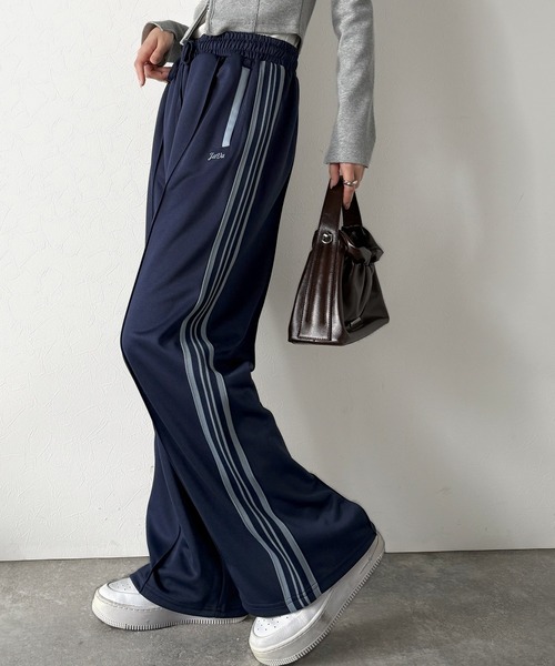 Java（ジャバ）の「《JaVaジャバコラボ》配色ラインで魅せる大人リラクシー。サイドラインロゴ刺繍トラックパンツ（ウエストゴム）（その他パンツ・レディース・ブラック/アイボリー/ネイビー・LARGE/MEDIUM/SMALL/X-LARGE）」の17枚目の写真