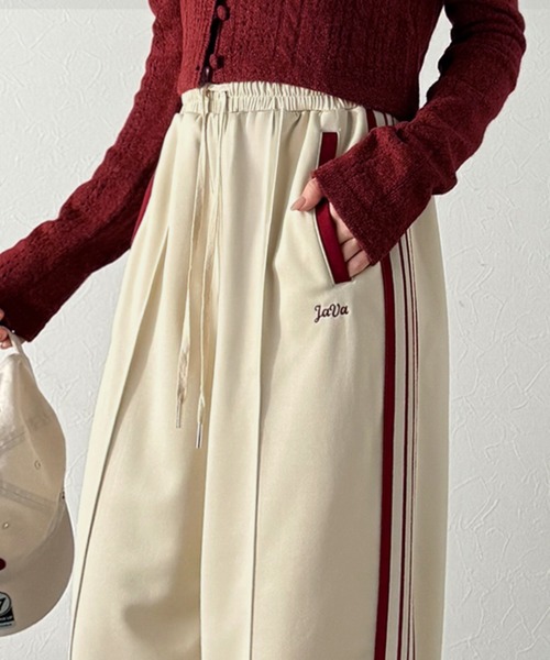 Java（ジャバ）の「《JaVaジャバコラボ》配色ラインで魅せる大人リラクシー。サイドラインロゴ刺繍トラックパンツ（ウエストゴム）（その他パンツ・レディース・ブラック/アイボリー/ネイビー・LARGE/MEDIUM/SMALL/X-LARGE）」の7枚目の写真