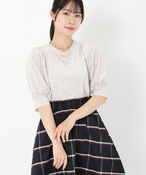 STRAWBERRY-FIELDS（ストロベリーフィールズ）の「【雑誌掲載アイテム】シアーベロア_シアーベロアギャザースリーブトップス（Tシャツ/カットソー・レディース・ブラック/グレイッシュベージュ/ピンク・2）」の3枚目の写真