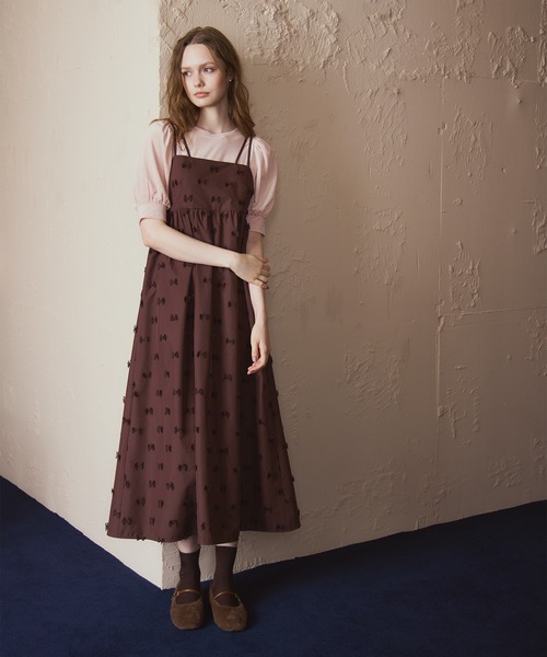 STRAWBERRY-FIELDS（ストロベリーフィールズ）の「【雑誌掲載アイテム】シアーベロア_シアーベロアギャザースリーブトップス（Tシャツ/カットソー・レディース・ブラック/グレイッシュベージュ/ピンク・2）」の4枚目の写真