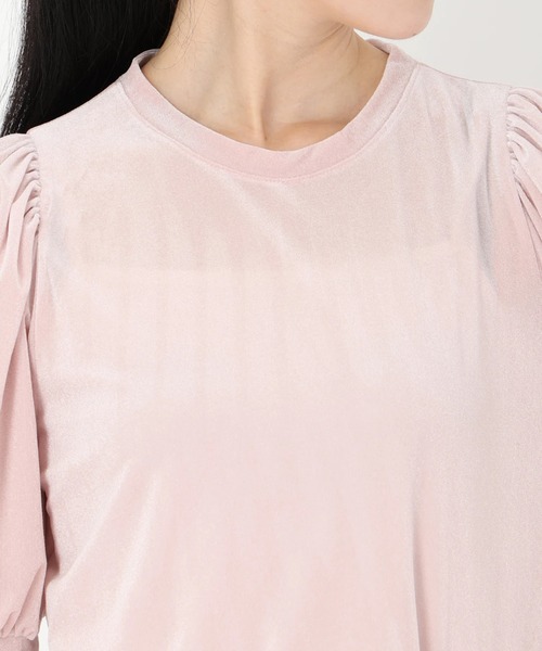 STRAWBERRY-FIELDS（ストロベリーフィールズ）の「【雑誌掲載アイテム】シアーベロア_シアーベロアギャザースリーブトップス（Tシャツ/カットソー・レディース・ブラック/グレイッシュベージュ/ピンク・2）」の12枚目の写真