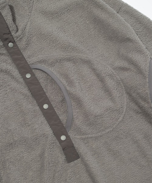 F/CE. (エフシーイー)の「F/CE. PRIMALOFT ACTIVE EVOLVE PULLOVER / エフシーイー プリマロフト アクティブエヴォルブプルオーバー(Tシャツ/カットソー・メンズ・ブラック/グレー・SMALL/MEDIUM/LARGE/X-LARGE)」の8枚目の写真