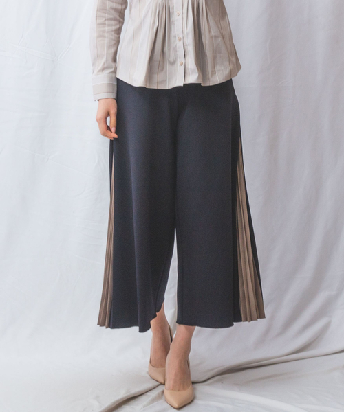 NARACAMICIE(ナラカミーチェ)の「【NARACAMICIE】サイドプリーツパンツ(その他パンツ・レディース・ダークグレー/グレー・M/XL)」の9枚目の写真