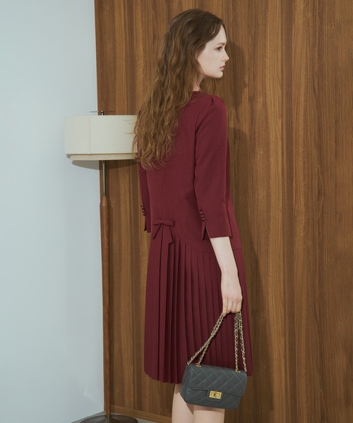 STRAWBERRY-FIELDS(ストロベリーフィールズ)の「Linonシャンブレー_バックシャンプリーツドッキングワンピース(ワンピース・レディース・チャコールグレー/バーガンディー・2)」の3枚目の写真