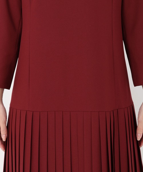 STRAWBERRY-FIELDS(ストロベリーフィールズ)の「Linonシャンブレー_バックシャンプリーツドッキングワンピース(ワンピース・レディース・チャコールグレー/バーガンディー・2)」の12枚目の写真