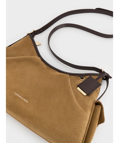 Charles & Keith Khai カイ スエードショルダーバッグ 完売 Charles & Keith Khai カイ スエードショルダーバッグ 完売 Khai