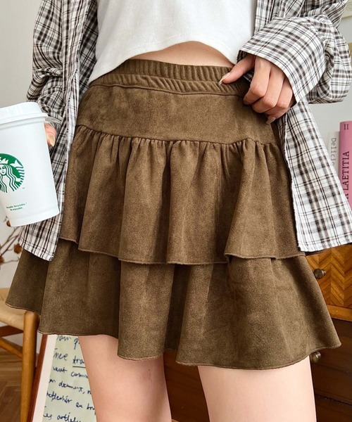 moment+(モーメントプラス)の「スエードティアードミニスカパン(スカート・レディース・キャメル/ライトベージュ/ブラウン・M)」の5枚目の写真