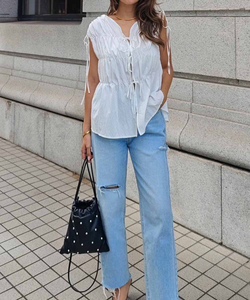 esutoreja（エストレジャ）の「シャーリングリボンブラウス（シャツ/ブラウス・レディース・ブラック/ホワイト・FREE）」の4枚目の写真