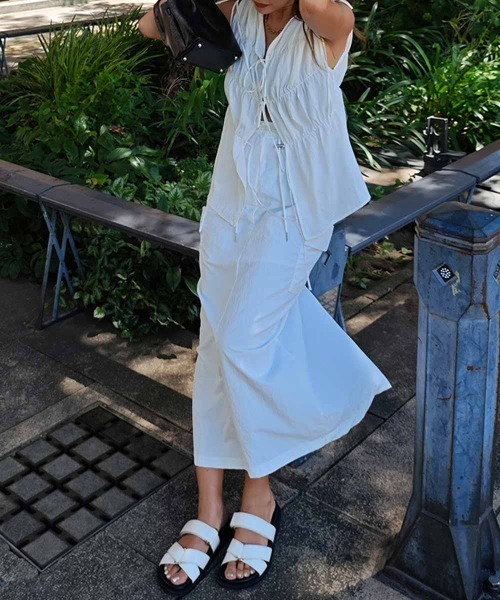 esutoreja（エストレジャ）の「シャーリングリボンブラウス（シャツ/ブラウス・レディース・ブラック/ホワイト・FREE）」の6枚目の写真