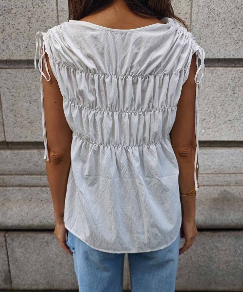 esutoreja（エストレジャ）の「シャーリングリボンブラウス（シャツ/ブラウス・レディース・ブラック/ホワイト・FREE）」の17枚目の写真