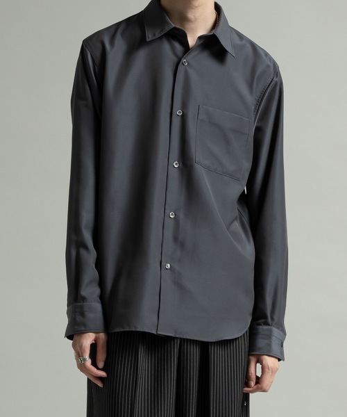 CASPER JOHN（キャスパージョン）の「Imitation cupra sharp shirts / イミテーションキュプラシャープシャツ（シャツ/ブラウス・メンズ・ブラック/ホワイト/ブルー/チャコールグレー・SMALL/X-SMALL/LARGE/MEDIUM）」の3枚目の写真