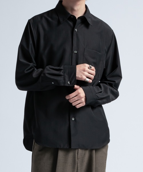 CASPER JOHN（キャスパージョン）の「Imitation cupra sharp shirts / イミテーションキュプラシャープシャツ（シャツ/ブラウス・メンズ・ブラック/ホワイト/ブルー/チャコールグレー・SMALL/X-SMALL/LARGE/MEDIUM）」の2枚目の写真