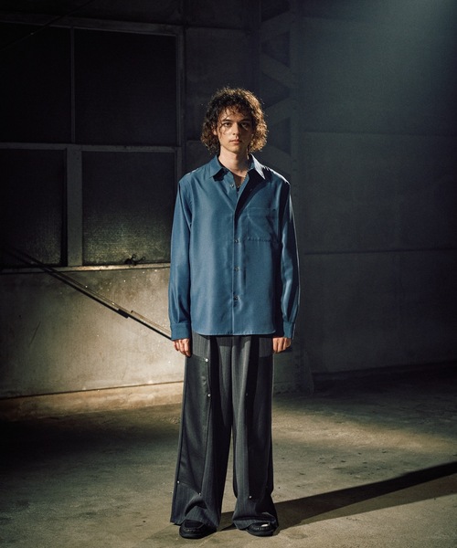 CASPER JOHN（キャスパージョン）の「Imitation cupra sharp shirts / イミテーションキュプラシャープシャツ（シャツ/ブラウス・メンズ・ブラック/ホワイト/ブルー/チャコールグレー・SMALL/X-SMALL/LARGE/MEDIUM）」の12枚目の写真