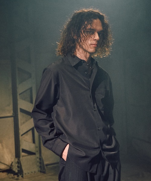 CASPER JOHN（キャスパージョン）の「Imitation cupra sharp shirts / イミテーションキュプラシャープシャツ（シャツ/ブラウス・メンズ・ブラック/ホワイト/ブルー/チャコールグレー・SMALL/X-SMALL/LARGE/MEDIUM）」の13枚目の写真