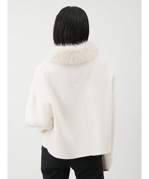 Mila Owen(ミラオーウェン)の「2wayファーカラーリバーショートコート(チェスターコート・レディース・ブラック/ホワイト/キャメル・0/1)」の18枚目の写真