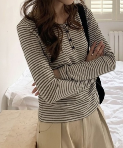 SHEPP（シープ）の「【お気に入り数5千人突破!/新色アイボリー・グレー追加】ボーダー ヘンリーネック ロンT/長袖（Tシャツ/カットソー・レディース・ブラック/ベージュ/アイボリー/グレー・M/S）」の15枚目の写真