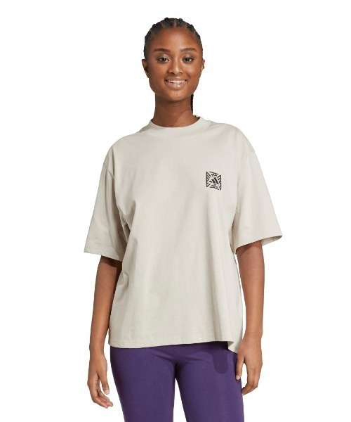 adidas(アディダス)の「アディダス adidas アニマル ルーズ グラフィックTシャツ(Tシャツ/カットソー・レディース・ホワイト/エメラルド・M/L/XL)」の1枚目の写真