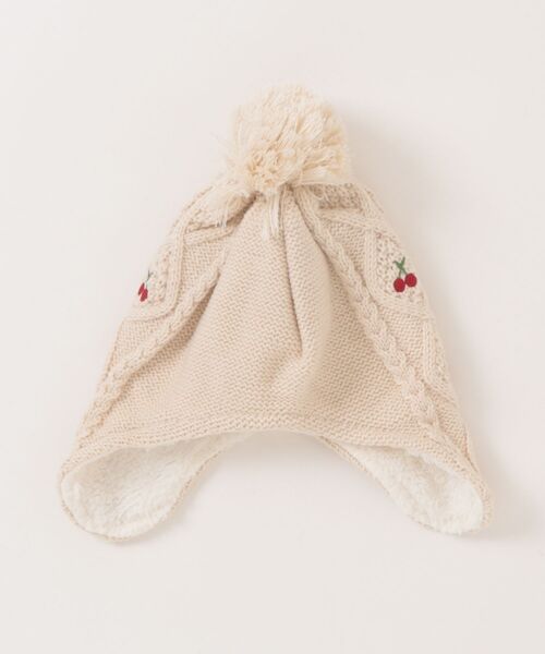 Kids Foret(キッズフォーレ)の「さくらんぼ刺繍耳付アクリルニット帽(ニットキャップ/ビーニー・キッズ・オフホワイト/ライトピンク・56/53)」の1枚目の写真
