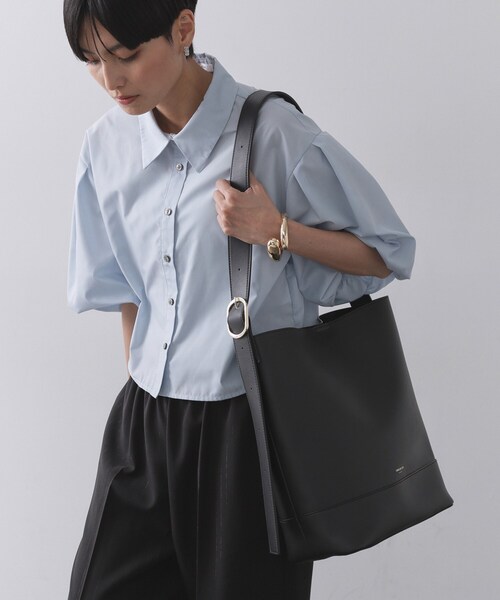 OPAQUE.CLIP（オペークドットクリップ）の「【軽量／A4サイズ対応／通勤対応】スムース合皮ワンショルダーバッグ（ショルダーバッグ・レディース・ブラック/ダークブラウン・00）」の3枚目の写真