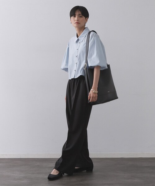 OPAQUE.CLIP（オペークドットクリップ）の「【軽量／A4サイズ対応／通勤対応】スムース合皮ワンショルダーバッグ（ショルダーバッグ・レディース・ブラック/ダークブラウン・00）」の4枚目の写真