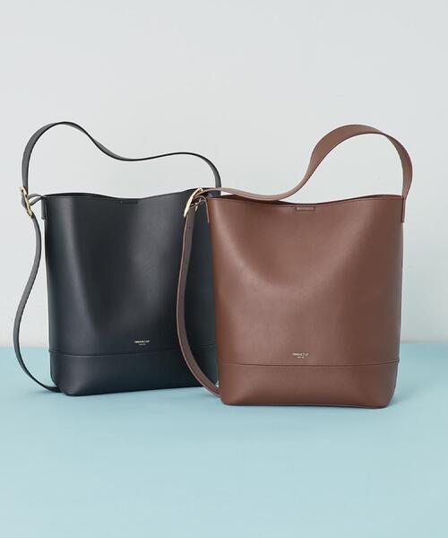 OPAQUE.CLIP（オペークドットクリップ）の「【軽量／A4サイズ対応／通勤対応】スムース合皮ワンショルダーバッグ（ショルダーバッグ・レディース・ブラック/ダークブラウン・00）」の17枚目の写真