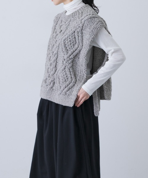◆24AW 極美品 kagure かぐれ ペルーアランニットベスト ケーブル かぐれ ペルーアランニットベスト ウール ケーブルニット グレー