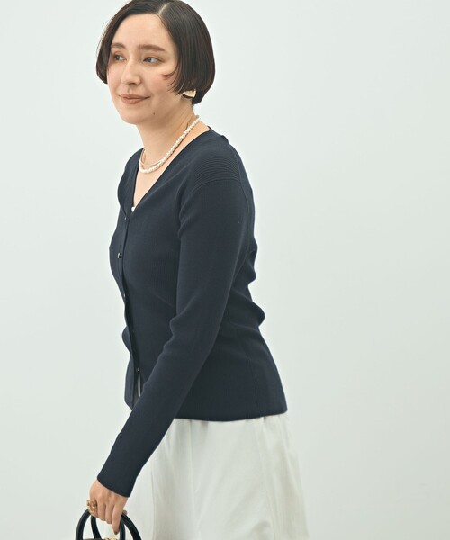 NOLLEY’S(ノーリーズ)の「《手洗い可能》リブ斜め柄Vネックカーディガン(カーディガン/ボレロ・レディース・シルバー/ピンク/ネイビー/キャメル/グリーン・38/36)」の10枚目の写真