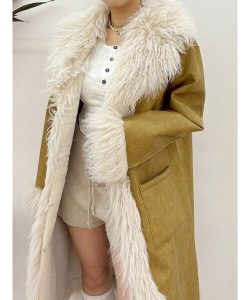 EVRIS(エヴリス)の「フェイクファームートンロングコート(ムートンコート・レディース・ブラック/ベージュ・FREE)」の16枚目の写真