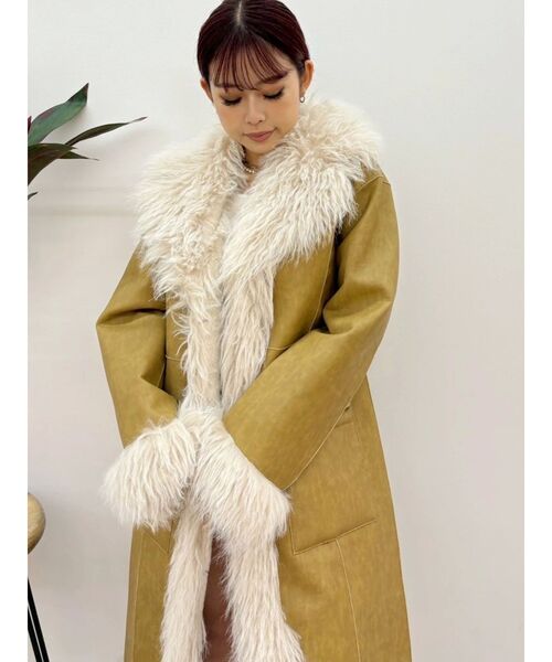 EVRIS(エヴリス)の「フェイクファームートンロングコート(ムートンコート・レディース・ブラック/ベージュ・FREE)」の18枚目の写真