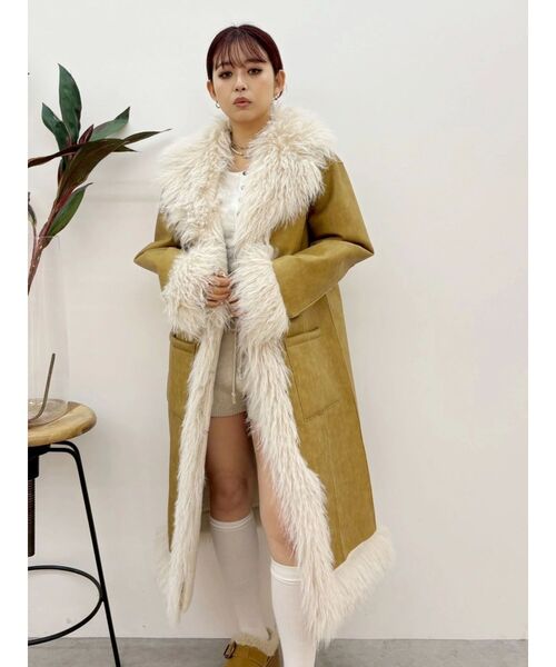 EVRIS(エヴリス)の「フェイクファームートンロングコート(ムートンコート・レディース・ブラック/ベージュ・FREE)」の19枚目の写真