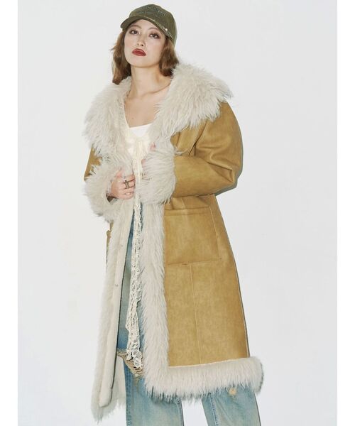 EVRIS(エヴリス)の「フェイクファームートンロングコート(ムートンコート・レディース・ブラック/ベージュ・FREE)」の1枚目の写真