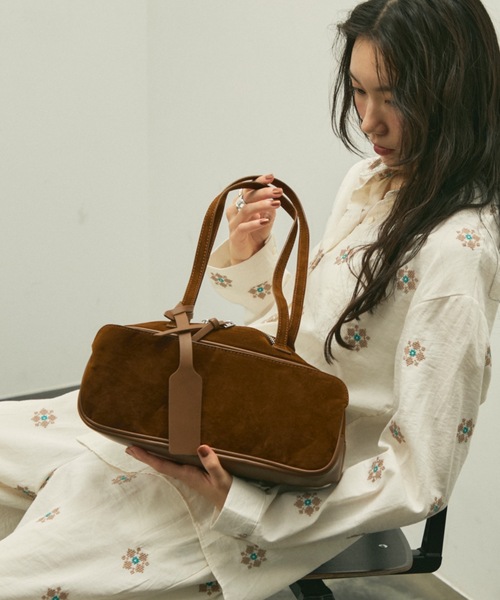 Soft suede shoulder bag / ソフトスエードショルダーバック