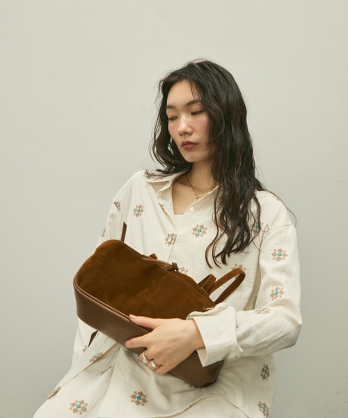 Soft suede shoulder bag / ソフトスエードショルダーバック