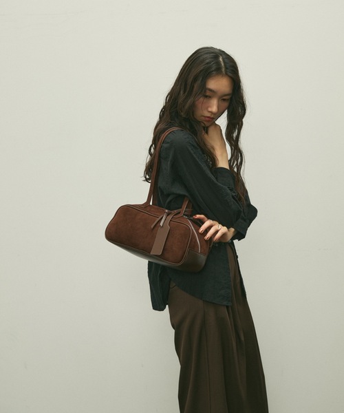 Lutim by u(ルチバイユー)の「Soft suede shoulder bag / ソフトスエードショルダーバック(ショルダーバッグ・レディース・ブラック/キャメル/ブラウン・FREE)」の16枚目の写真