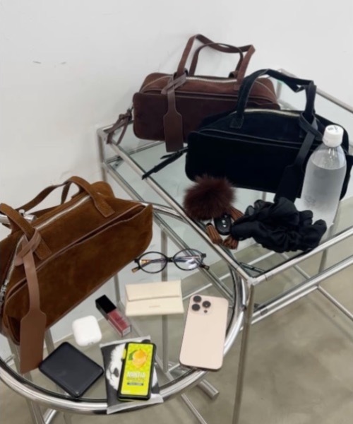 Soft suede shoulder bag / ソフトスエードショルダーバック 