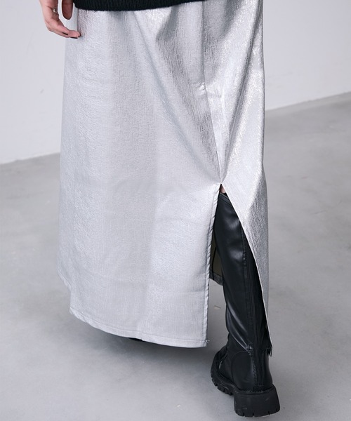 MONOe（モノエ）の「フェイクレザーメタルロングスカート（スカート・レディース・ホワイト/ボルドー/ブラック・SMALL/MEDIUM）」の5枚目の写真