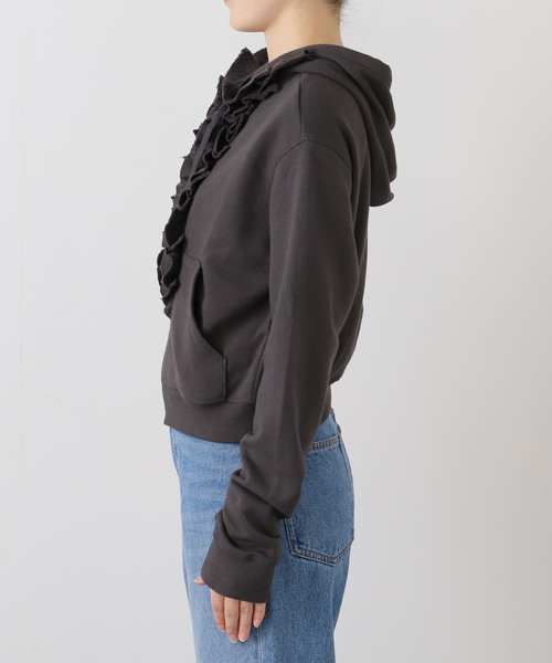 U by SPICK&SPAN（ユーバイスピックアンドスパン）の「OPEN YY /オープンワイワイRUFFLE HOODIE（パーカー・レディース・ブラック系その他・MEDIUM）」の2枚目の写真