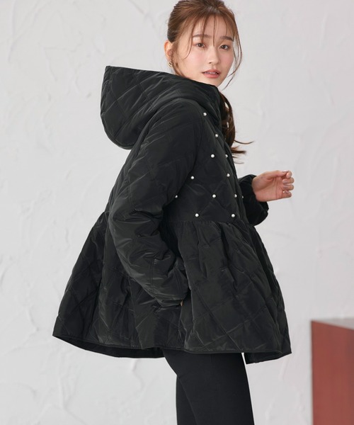 RUIRUE BOUTIQUE(ルイルエブティック)の「グロスタフタ×サーモ・アリーナ | 洗える | キルティング フーディー ショートコート ( パール / リボン ) | アウター / コート / キルティングコート(その他アウター・レディース・ブラック/ブラック系1・L/M)」の5枚目の写真