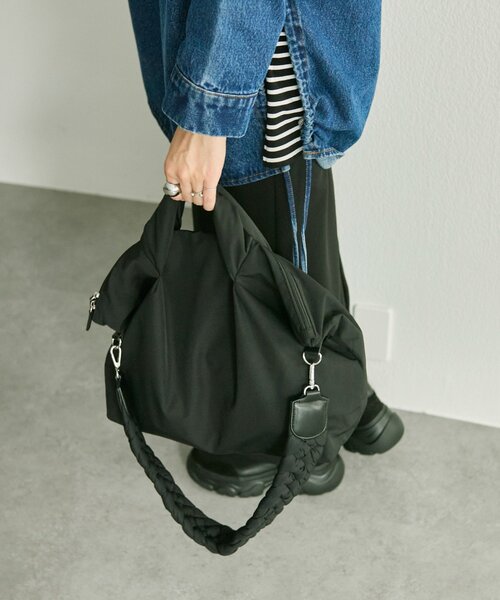 ear PAPILLONNER（イアパピヨネ）の「《撥水/A4サイズ対応》ボストンバッグL（ボストンバッグ・レディース・ブルー/ブラック・FREE）」の2枚目の写真