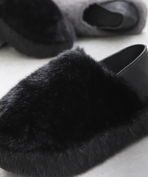 antiqua(アンティカ)の「ファー体幹スリッポン(スリッポン・レディース・グレー/ブラック・M/LL/L)」の5枚目の写真