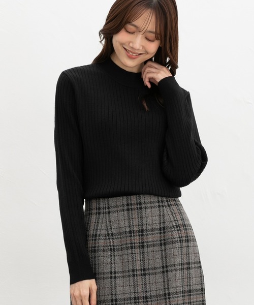 Honeys（ハニーズ）の「【ハニぽか・ダイナホット・ウォッシャブル】あったかリブ編ハイネック（ニット/セーター・レディース・ブラック/ベージュ/グリーン/オレンジ/イエロー/アイボリー/ブルー/ミント/ピンク・L/M/S/LL）」の16枚目の写真