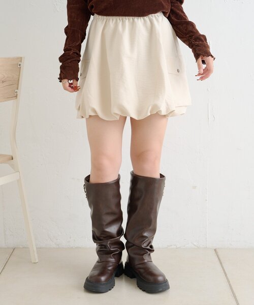 w closet（ダブルクローゼット）の「バルーンカーゴスカート（スカート・レディース・カーキ/ブラック/アイボリー・FREE）」の4枚目の写真