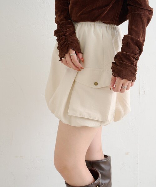 w closet（ダブルクローゼット）の「バルーンカーゴスカート（スカート・レディース・カーキ/ブラック/アイボリー・FREE）」の7枚目の写真
