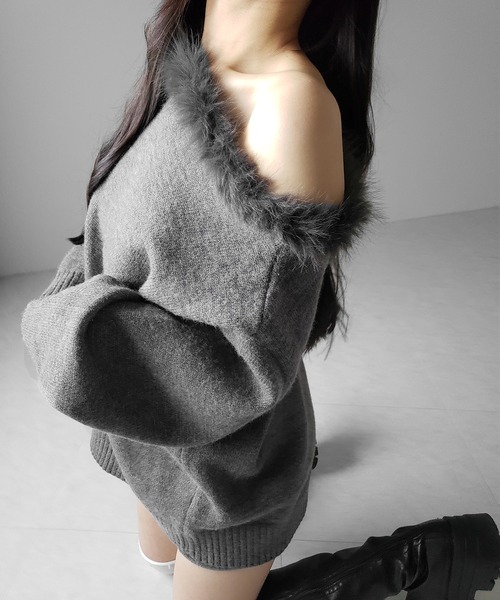 me+em select(ミームセレクト)の「【 ニットセットアップ 】フェイクファーワンショルオーバーニット + ニットショートパンツ SET / fake fur one-shoulder over knit + knit short pants SET(セットアップ・レディース・ダークグレー/ブラック・FREE)」の7枚目の写真