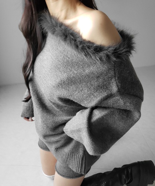 me+em select(ミームセレクト)の「【 ニットセットアップ 】フェイクファーワンショルオーバーニット + ニットショートパンツ SET / fake fur one-shoulder over knit + knit short pants SET(セットアップ・レディース・ダークグレー/ブラック・FREE)」の9枚目の写真