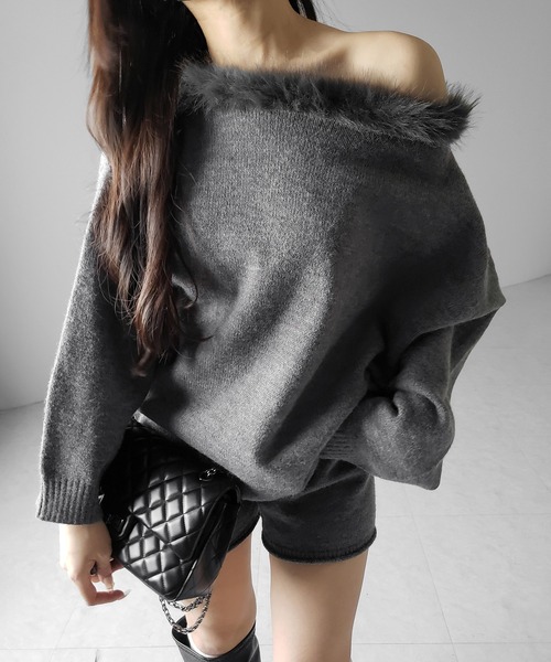 me+em select(ミームセレクト)の「【 ニットセットアップ 】フェイクファーワンショルオーバーニット + ニットショートパンツ SET / fake fur one-shoulder over knit + knit short pants SET(セットアップ・レディース・ダークグレー/ブラック・FREE)」の13枚目の写真