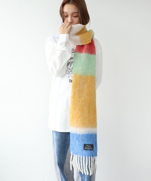 Three Four Time(スリーフォータイム)の「マルチカラーブークレーマフラー(ストール/ショール・レディース・ブルー系その他/イエロー系その他/ピンク系その他・FREE)」の2枚目の写真