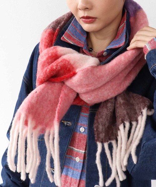 Three Four Time(スリーフォータイム)の「マルチカラーブークレーマフラー(ストール/ショール・レディース・ブルー系その他/イエロー系その他/ピンク系その他・FREE)」の10枚目の写真