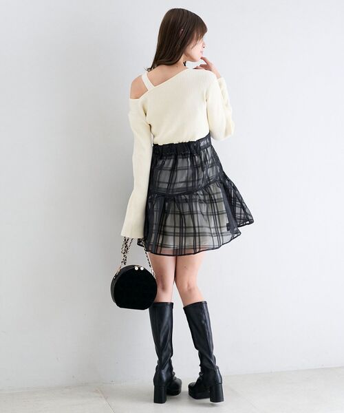 MAJESTIC LEGON(マジェスティックレゴン)の「ショルダーリボンコルセットミニワンピ(ワンピース・レディース・グレー/アイボリー/ブラック・MEDIUM)」の5枚目の写真